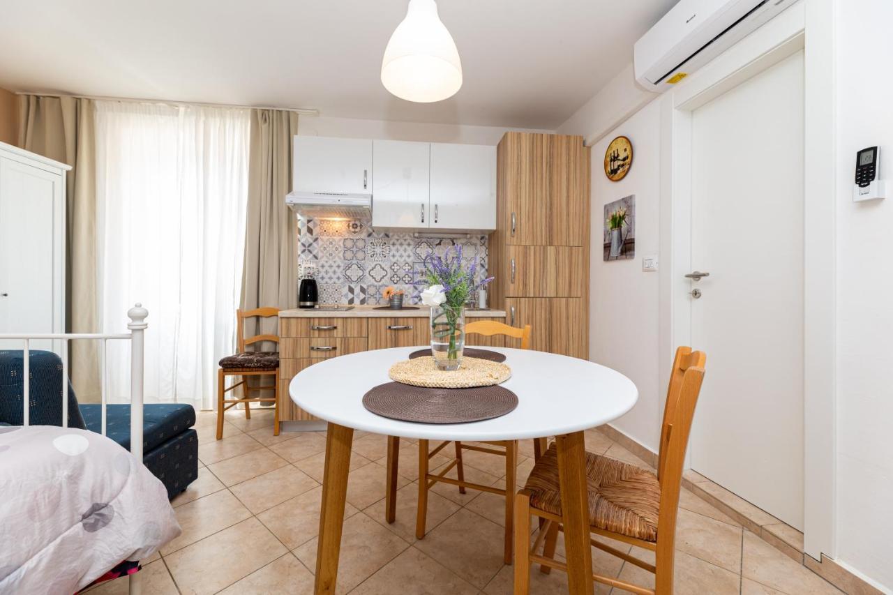 Apartments Riva バスカ エクステリア 写真