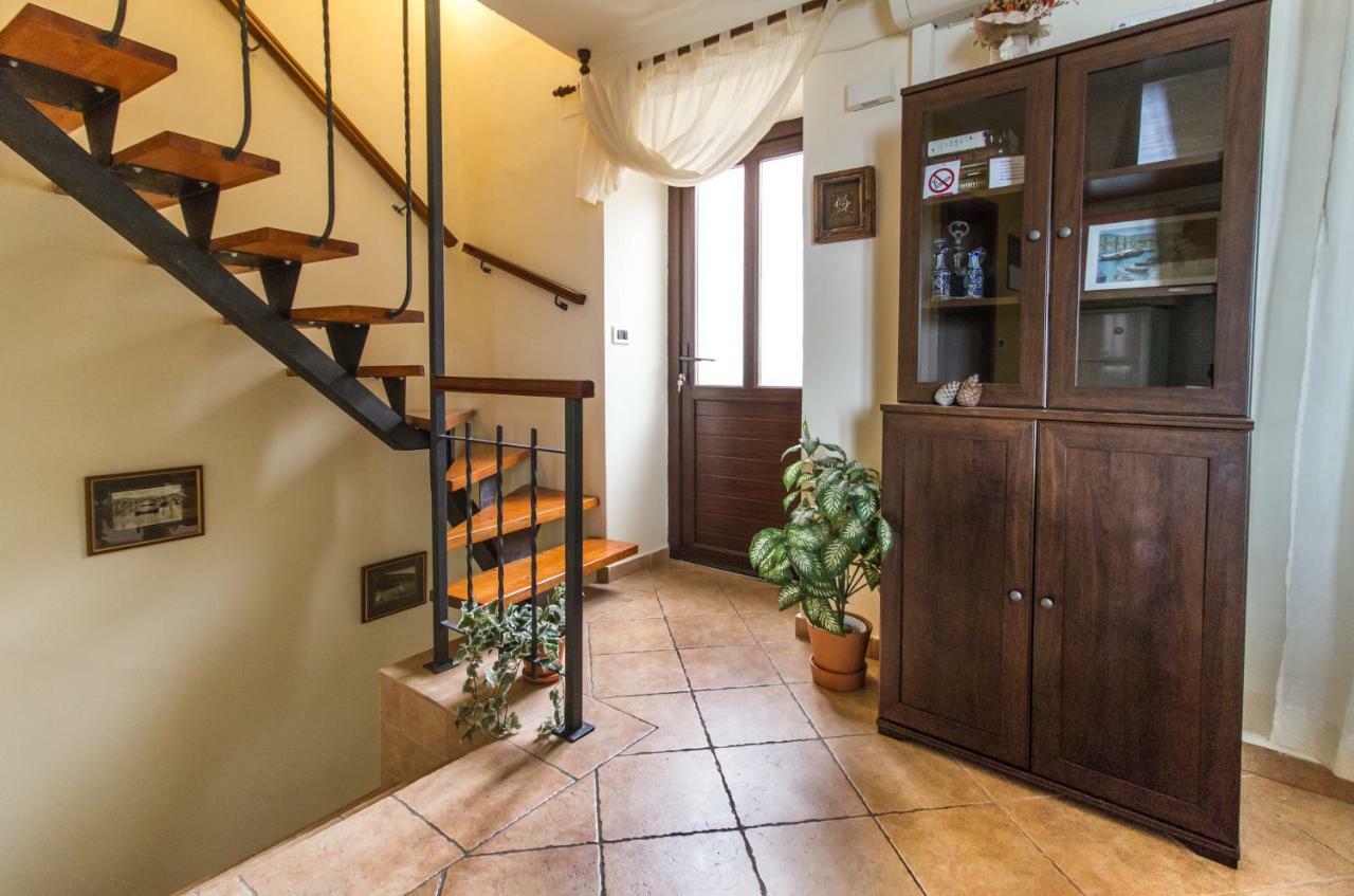 Apartments Riva バスカ エクステリア 写真